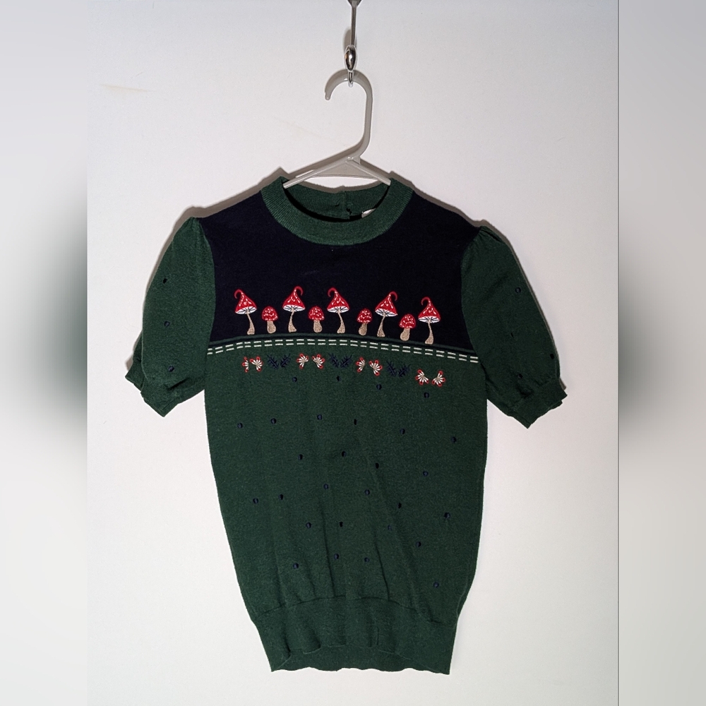 Unique Vintage Forest Green Sweater